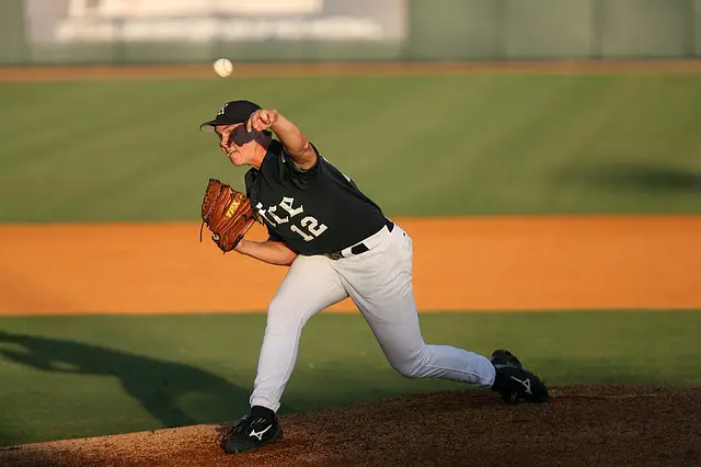 baseball long throw for arm strength