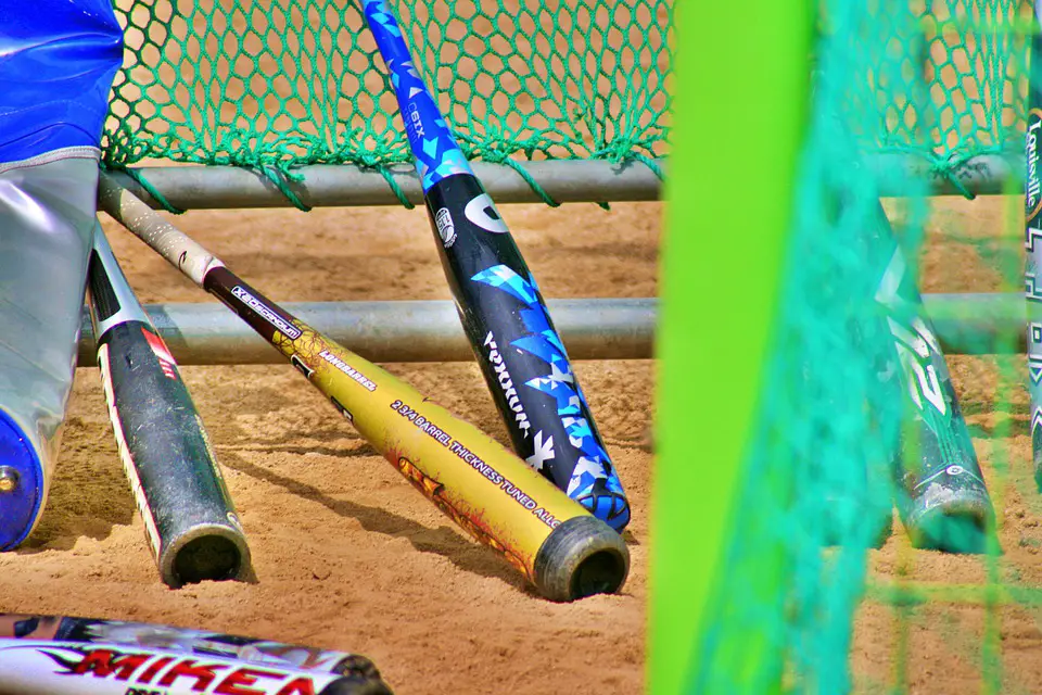 Softball Bat Vs Baseball Bat Understanding Key Differences