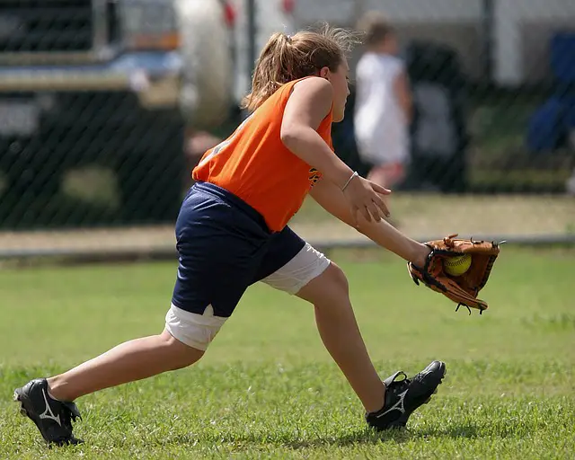 outfielders glove have more padding as compared infield gloves